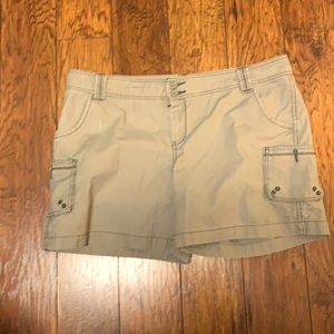 Natural Reflections Kaki Shorts